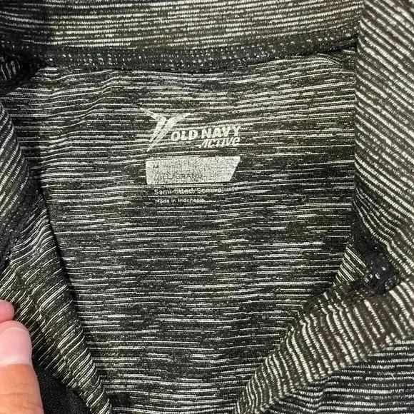 Old Navy Active Quarter Zip Gray Top Thumb Hole Semi Fitted Women’s Size Medium - Picture 4 of 6